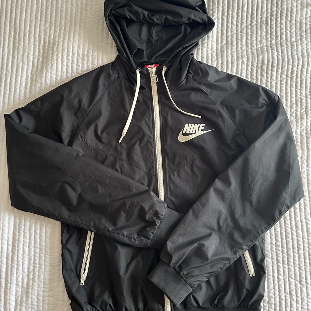 Women’s Nike Windbreaker Hooded Jacket